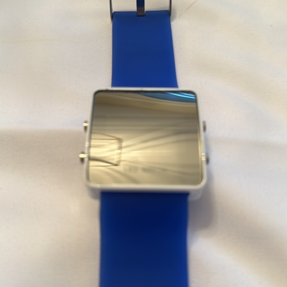 Deni & Gabi Watch - Picture 2 of 4